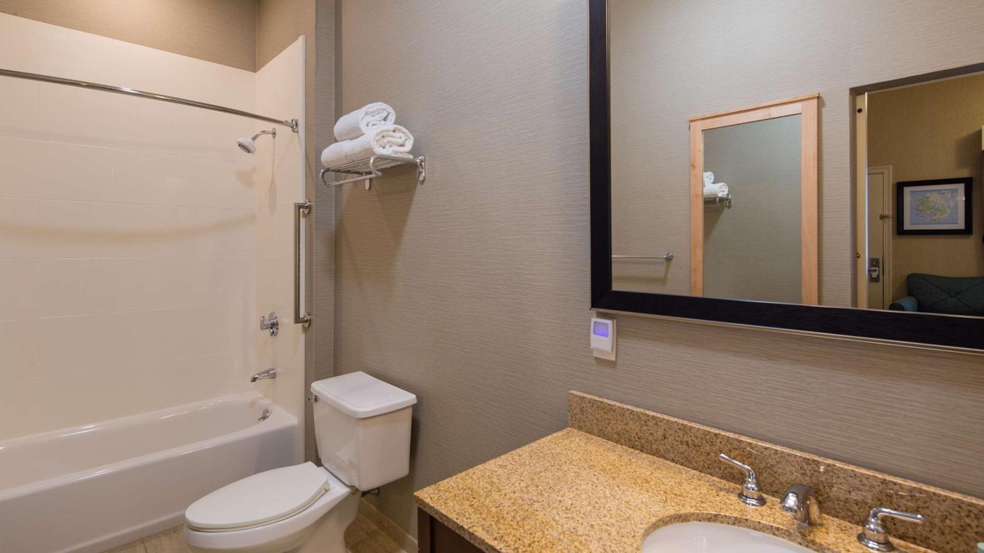 Two-Bedroom Suite - Non-Smoking,1276214479:JPEG