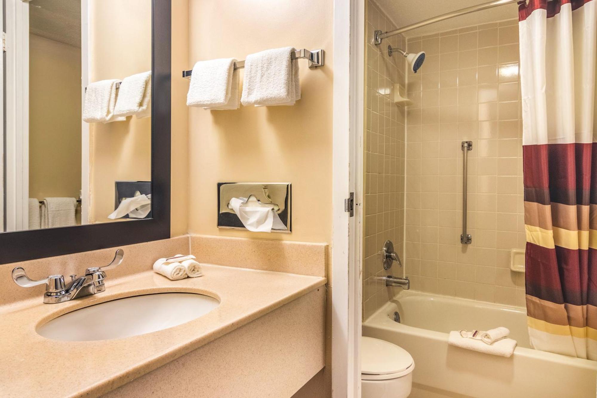 Deluxe Room with Two Double Beds Non-Smoking