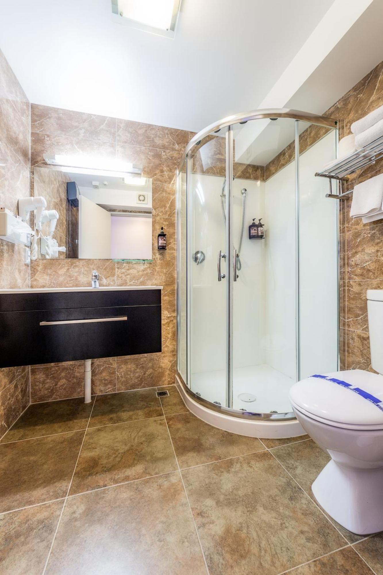 Apartment - Split Level,1277883148:JPEG