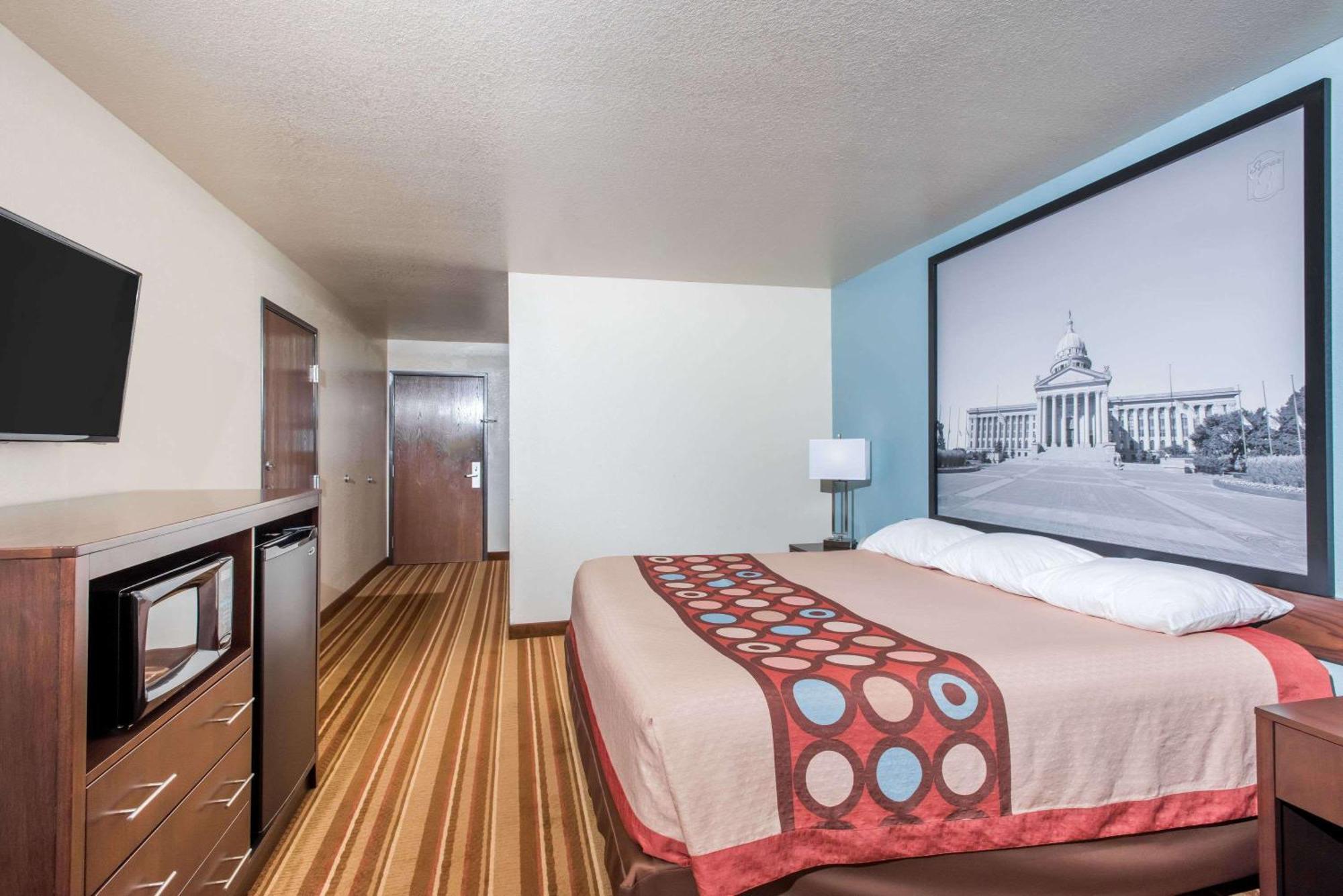 King Room - Mobility Access/Non-Smoking