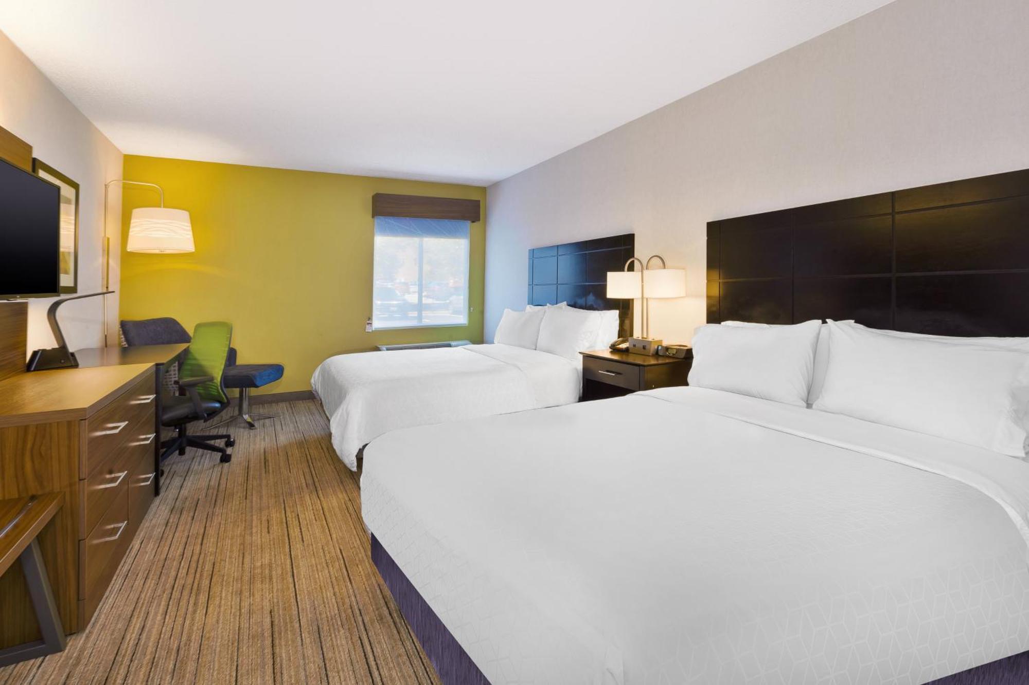 Standard Queen Room with Two Queen Beds