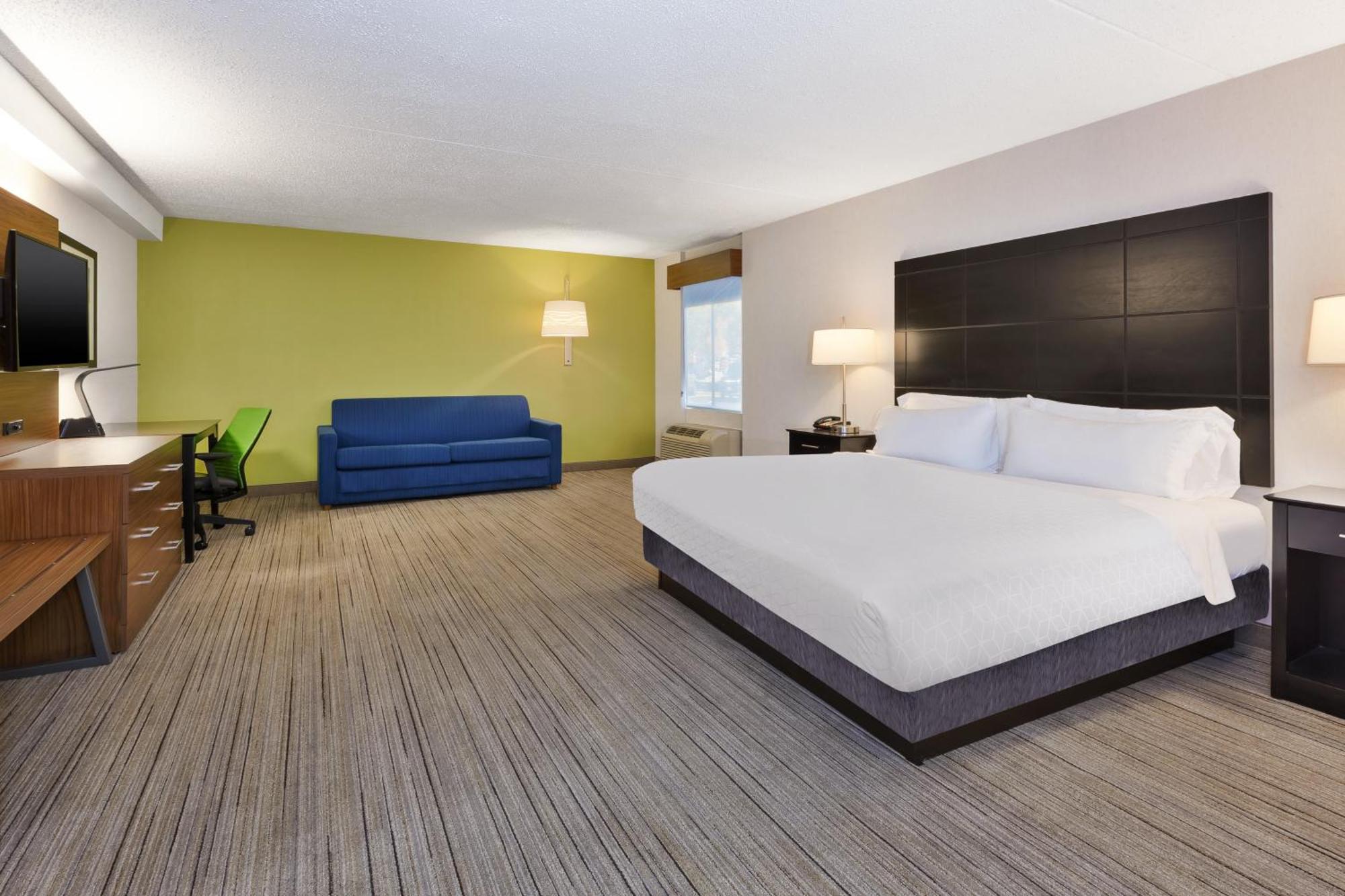 Standard King Room with Sofa Bed