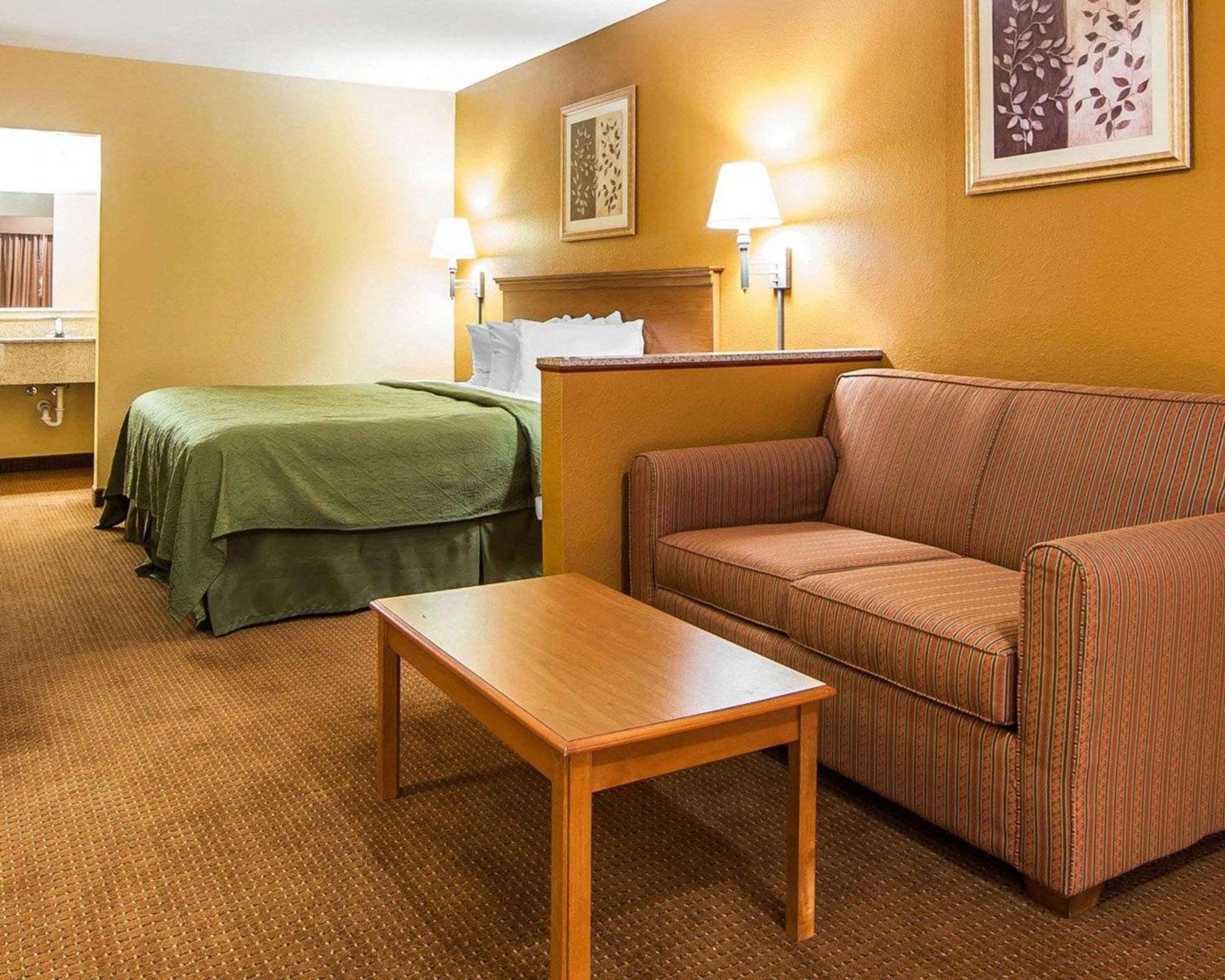 King Suite with Sofa Bed - Smoking