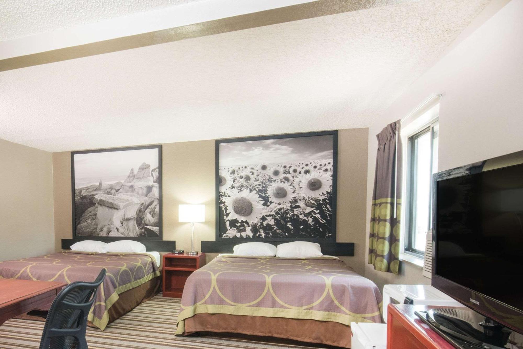 Studio Suite with Two Queen Beds - Non-Smoking