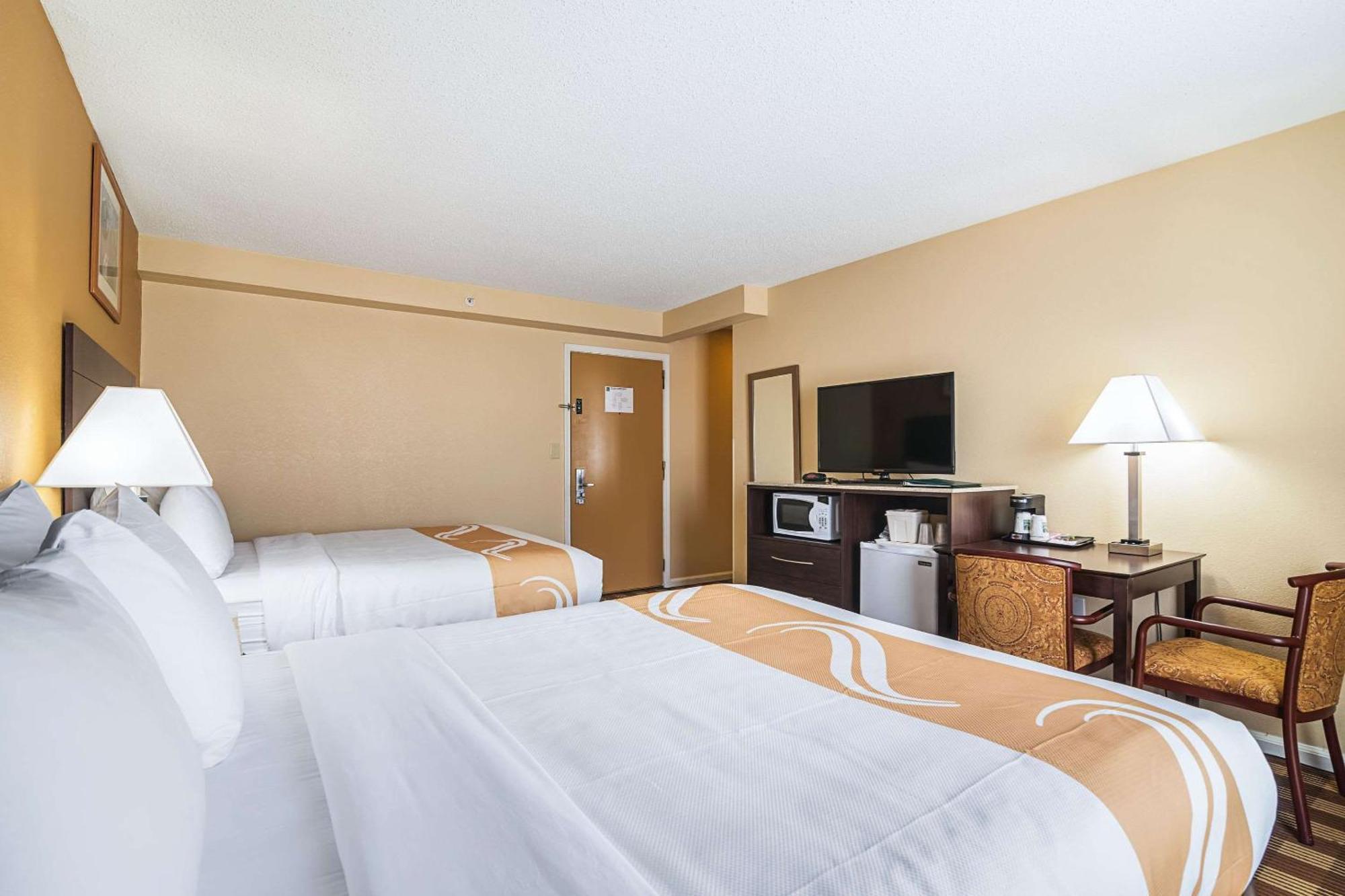 Queen Room with Two Queen Beds,1746877074:JPEG