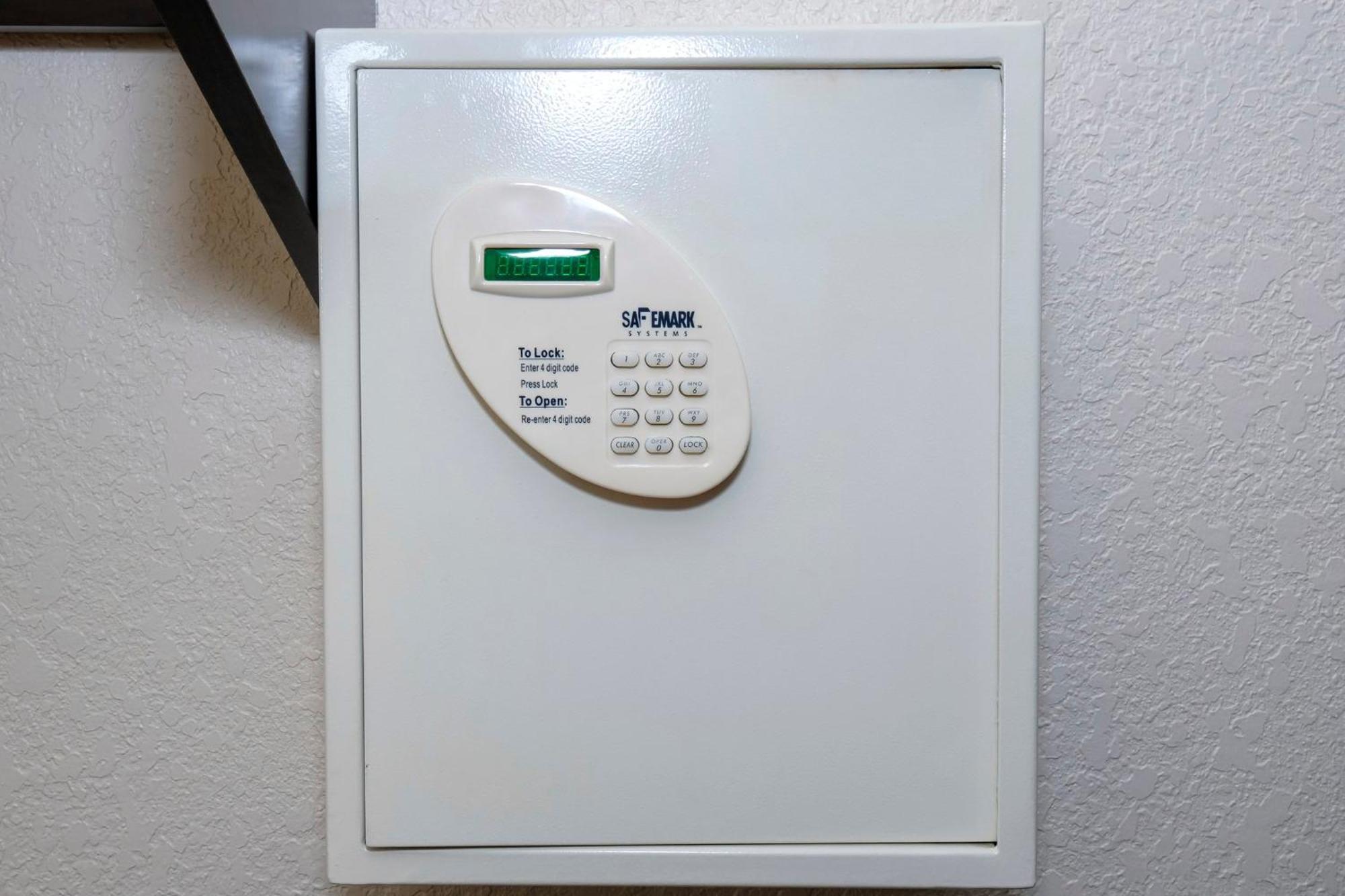 Business King Room Disability Access Smoke Free