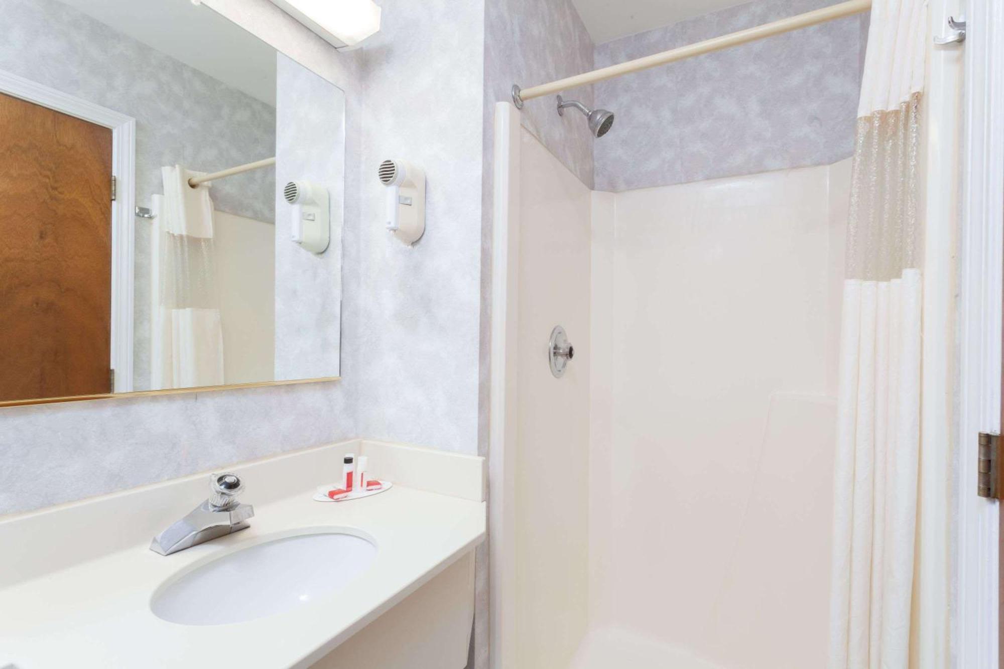 Double Room with Two Double Beds - Non-Smoking