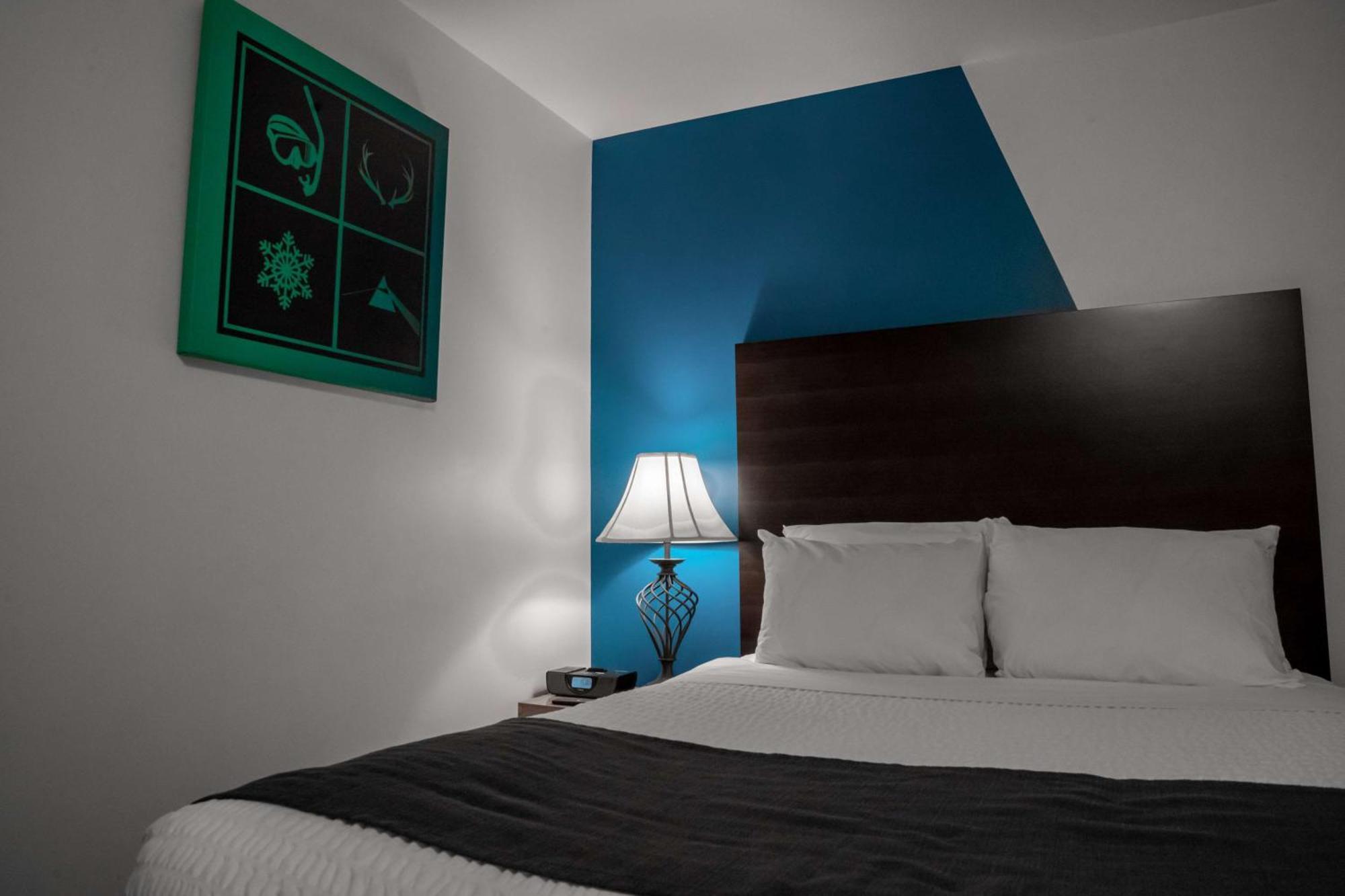 Queen Room with Mountain View,1285295980:JPEG