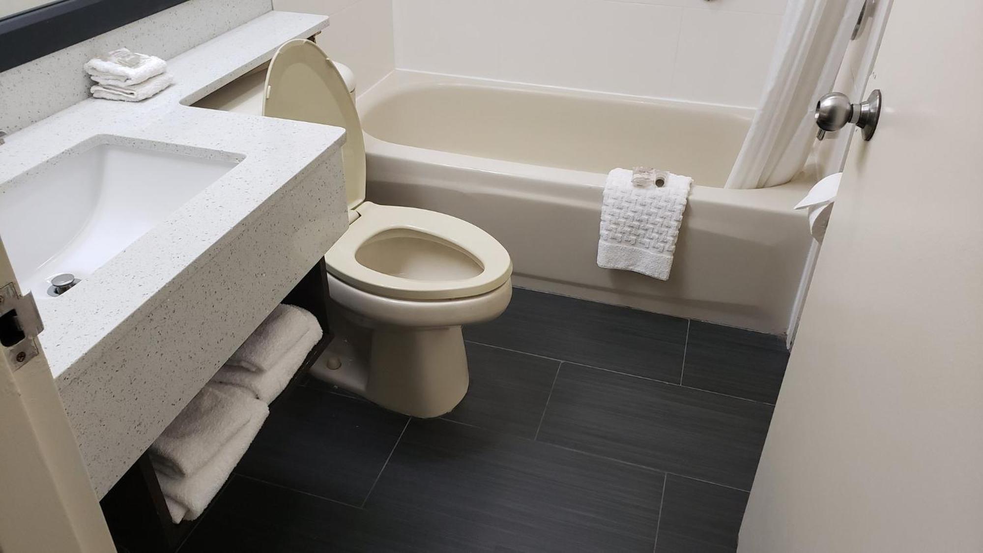 Deluxe Room with Two Double Beds Non-Smoking