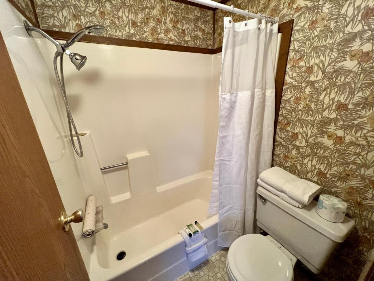 Deluxe Queen Studio