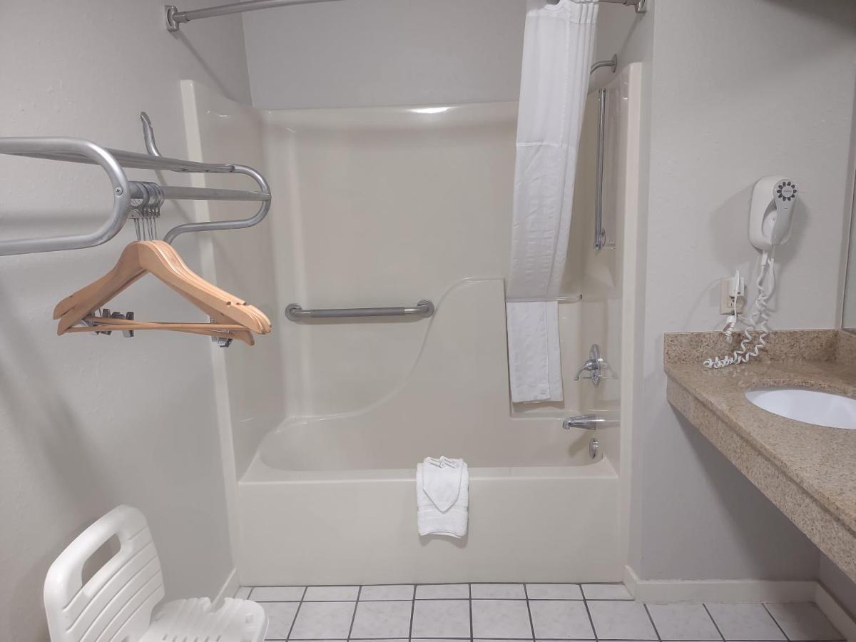 Queen Room with Two Queen Beds - Disability Access/Non-Smoking
