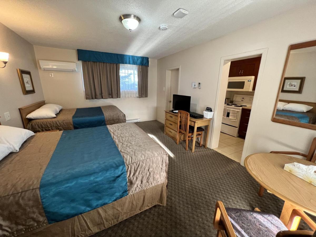 Suite Two Double Beds Kitchenette,1295769859:JPEG
