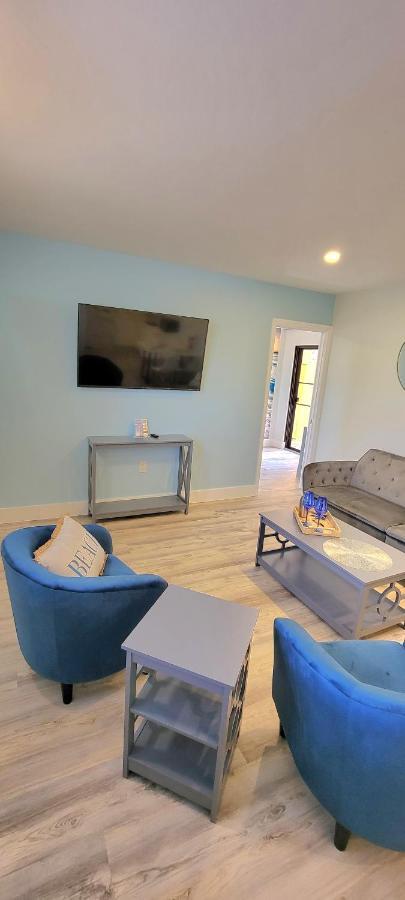 One-Bedroom Apartment,1297466668:JPEG