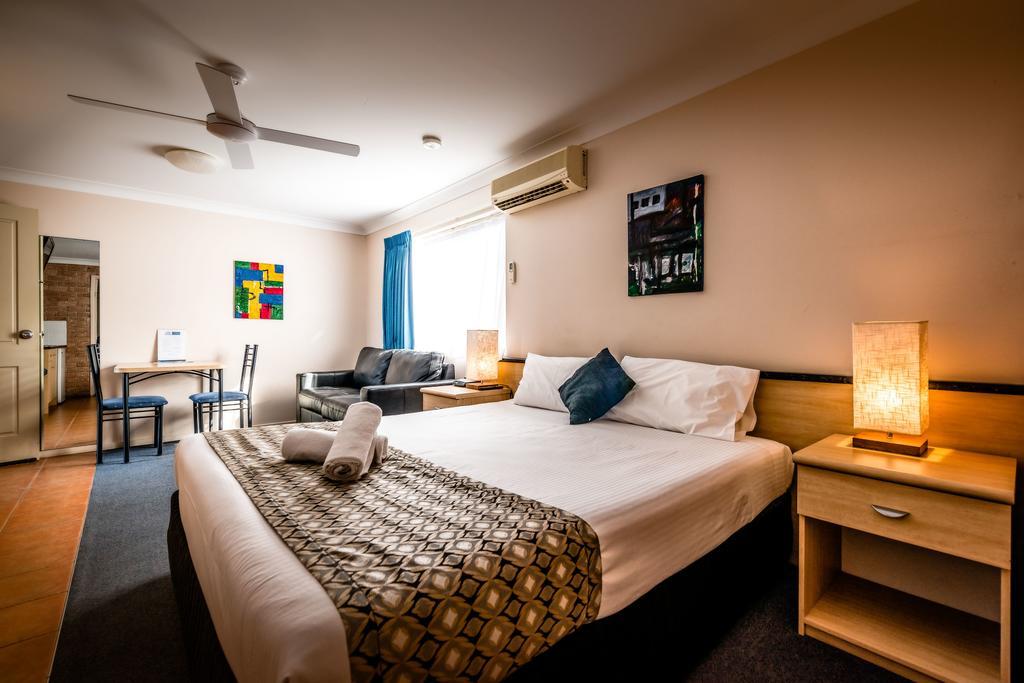 King Room with Spa Bath