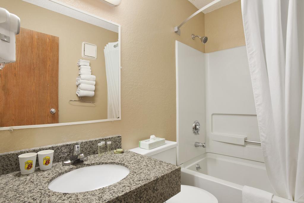 Deluxe Double Room with Two Double Beds - Non-Smoking
