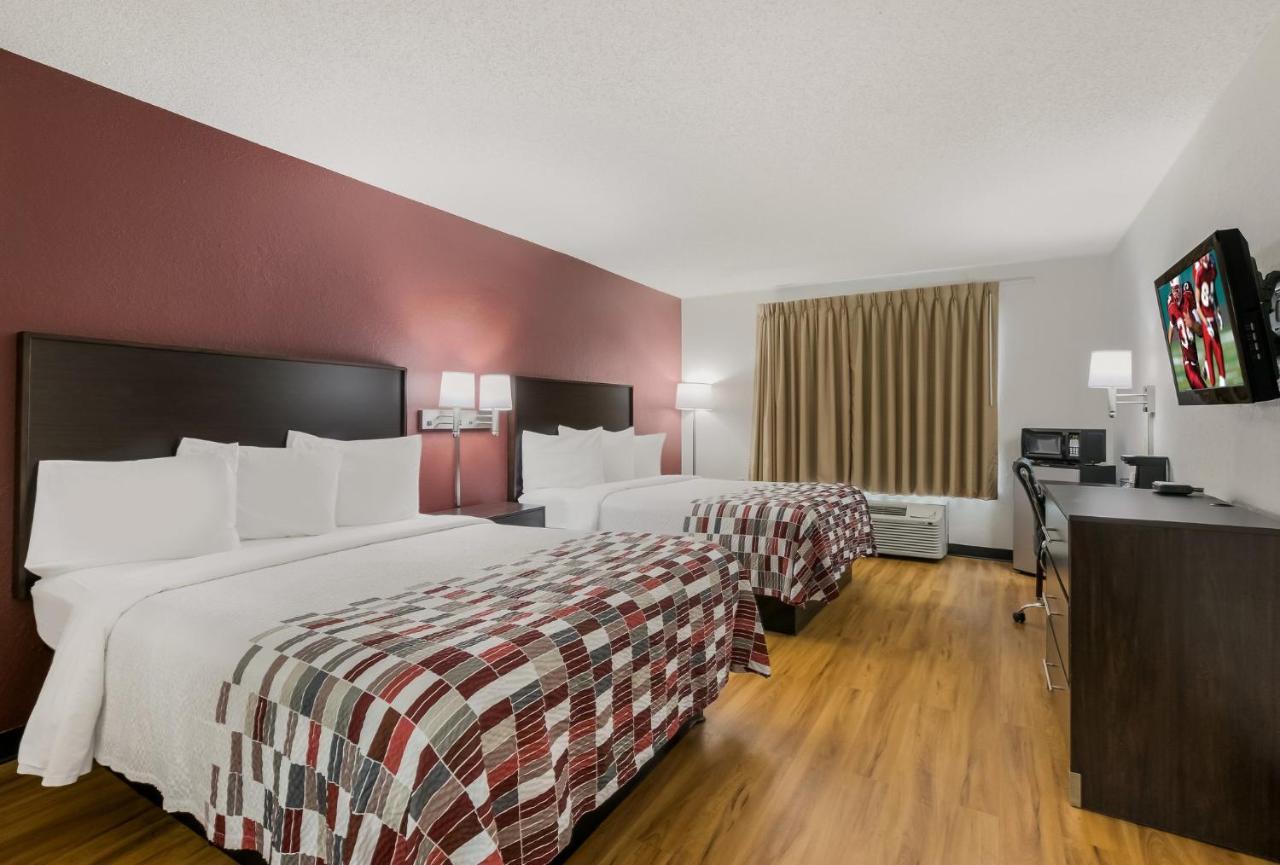 Deluxe Queen Room with Two Queen Beds - Non-Smoking
