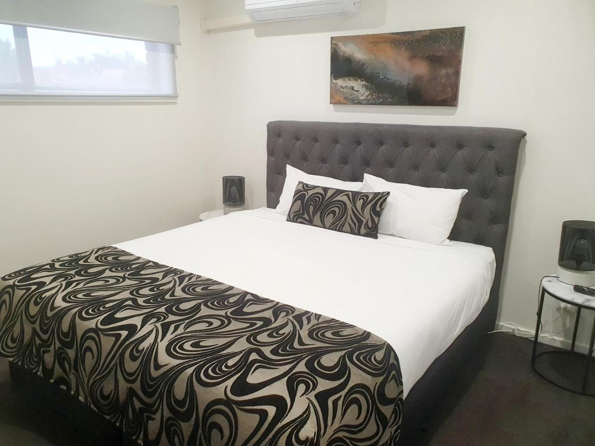 One-Bedroom Suite,239690537:JPEG