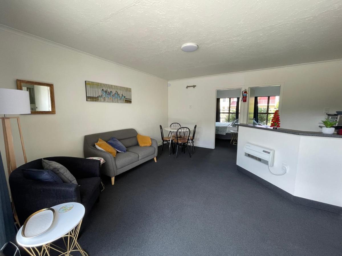 Two-Bedroom Suite,1330705553:JPEG