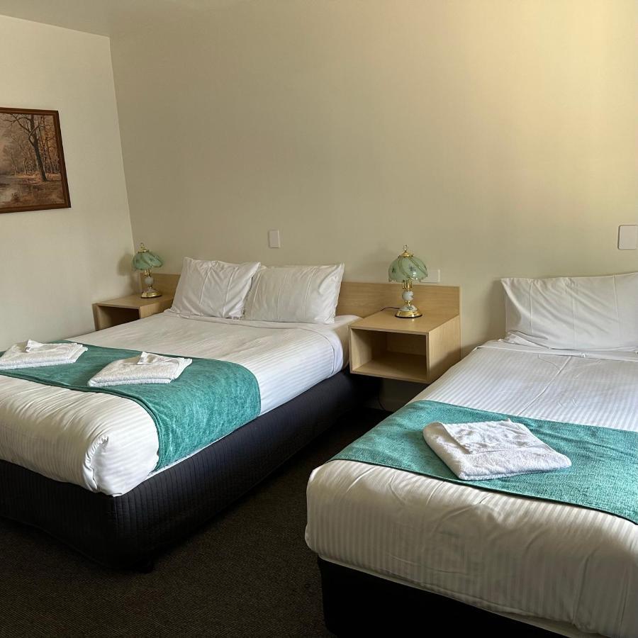 Twin Room with Private Bathroom