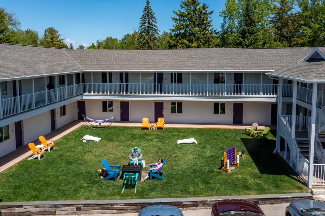 Double Queen Accessible (Pet Friendly)