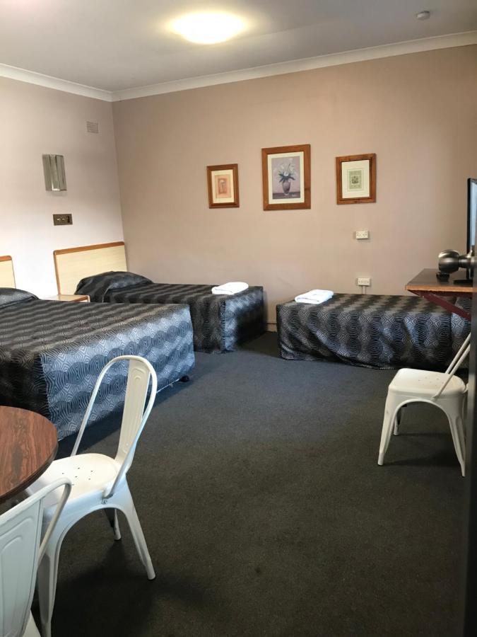 Family Room,1342061576:JPEG