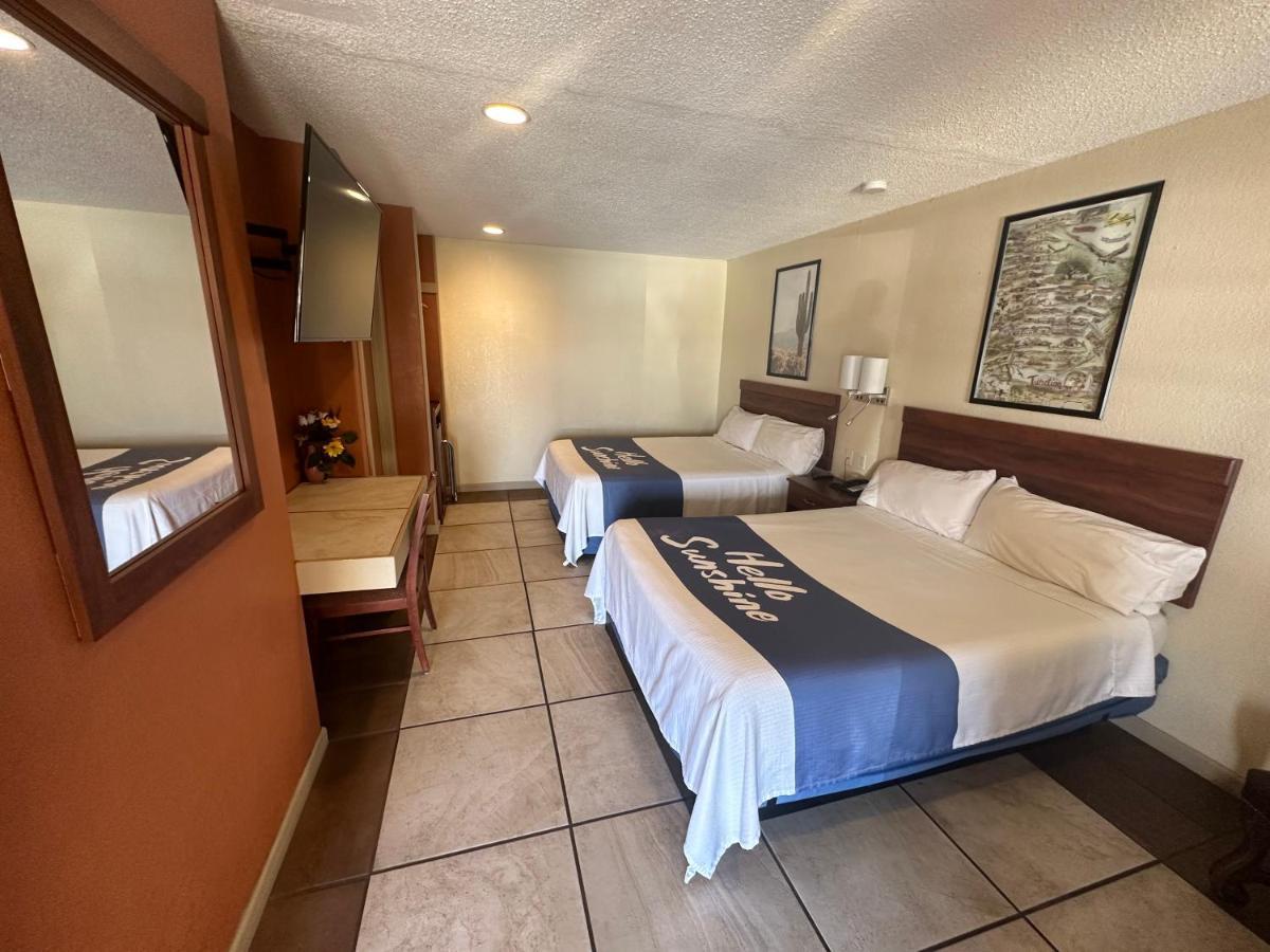 Deluxe Queen Room with Two Queen Beds