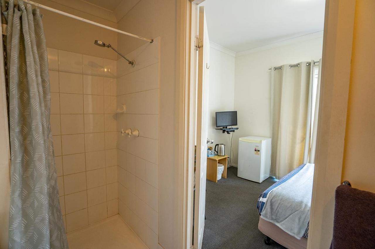 Budget Queen Room