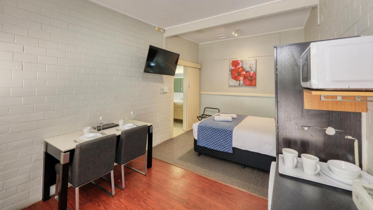 Family Room,1348563011:JPEG