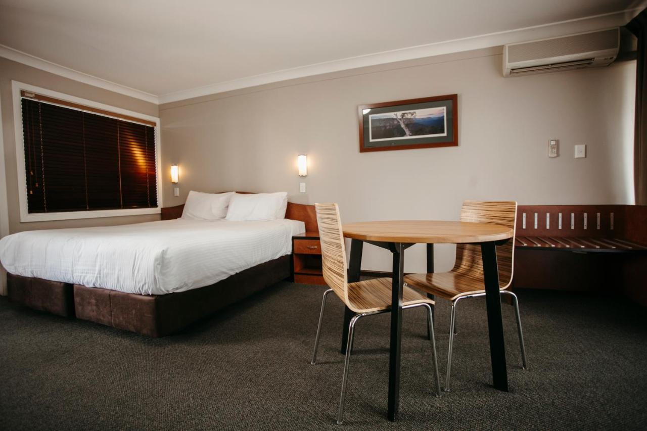 Superior Studio,1352469229:JPEG