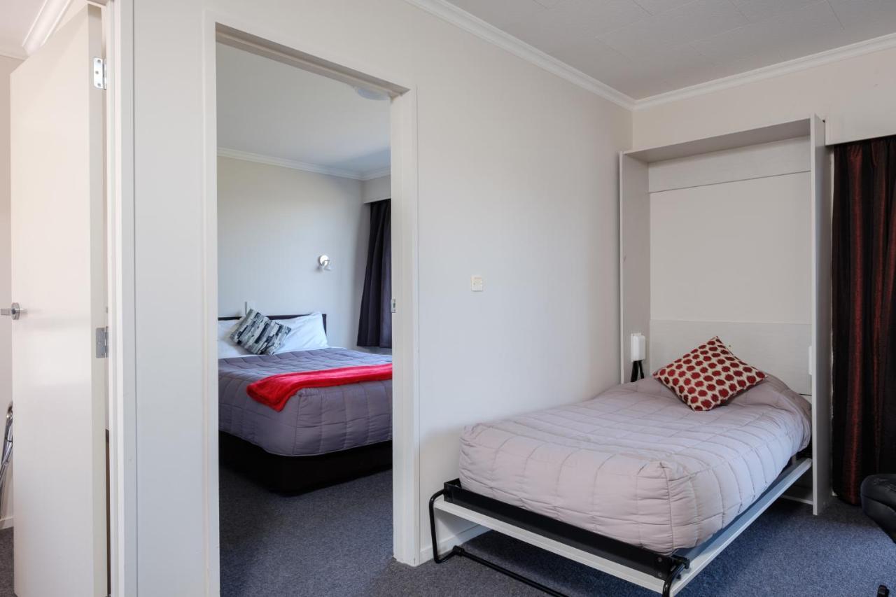 Family Double Room,736686028:JPEG