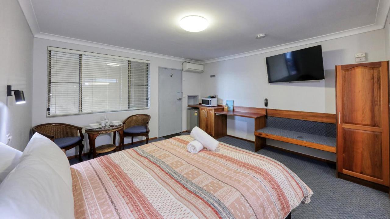 Queen Room with Spa Bath,1359361511:JPEG