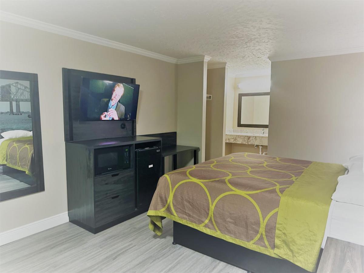 King Room - Disability Access - Non-Smoking