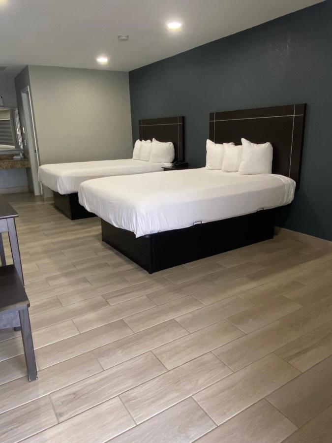 Double Queen Room