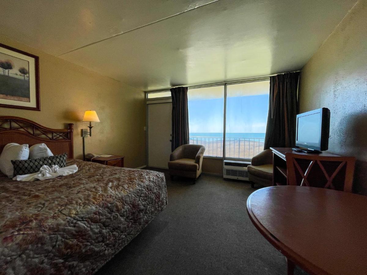 Oceanfront Two Room Unit - Non-Smoking