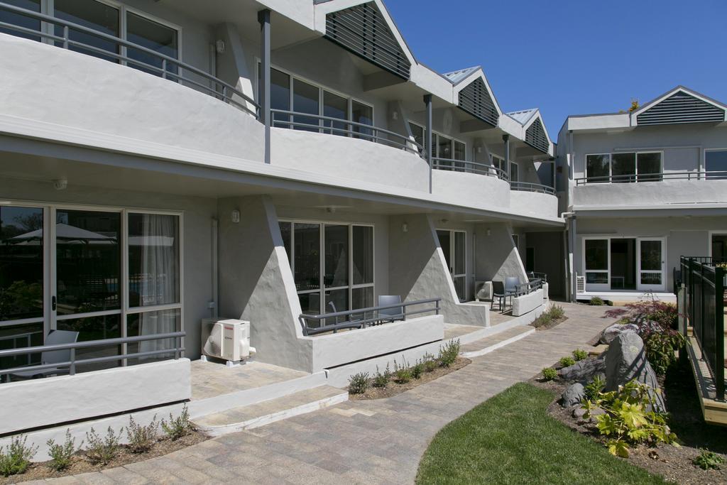 One-Bedroom Apartment with Pool View,1221911416:JPEG