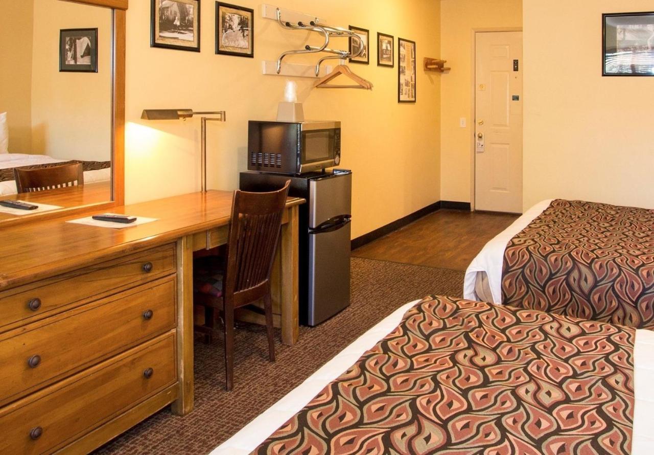 Queen Room with Two Queen Beds