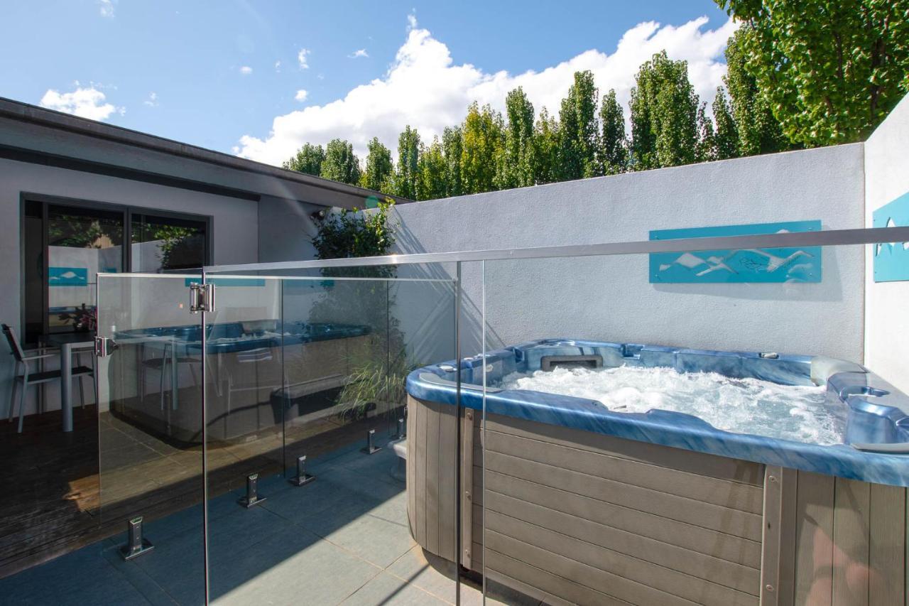 Deluxe King Suite Outdoor Hot Tub Adults Only,484926897:JPEG