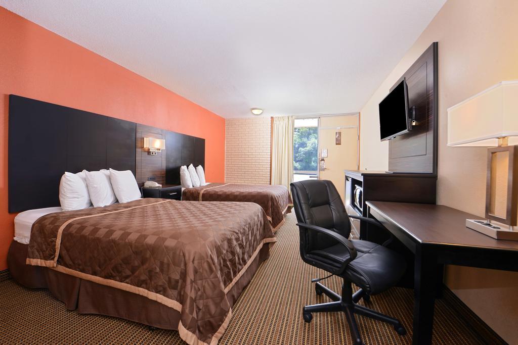 Double Room with Two Double Beds - Smoking