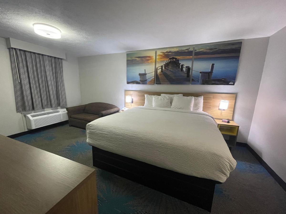 Room with King Bed, Non-Smoking