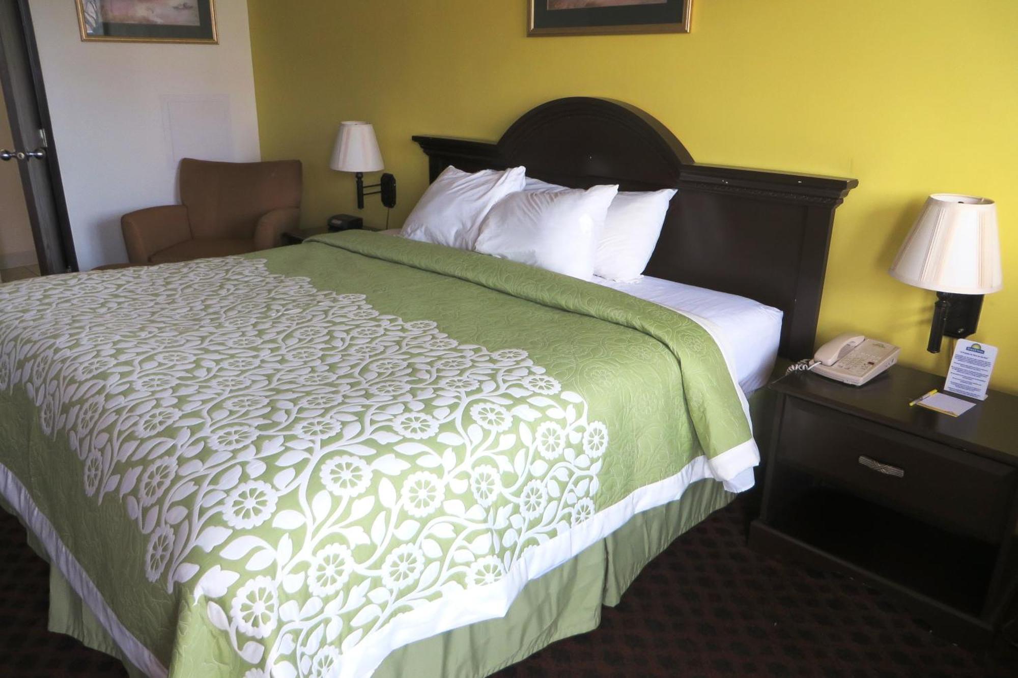 King Room - Mobility Access/Non-Smoking