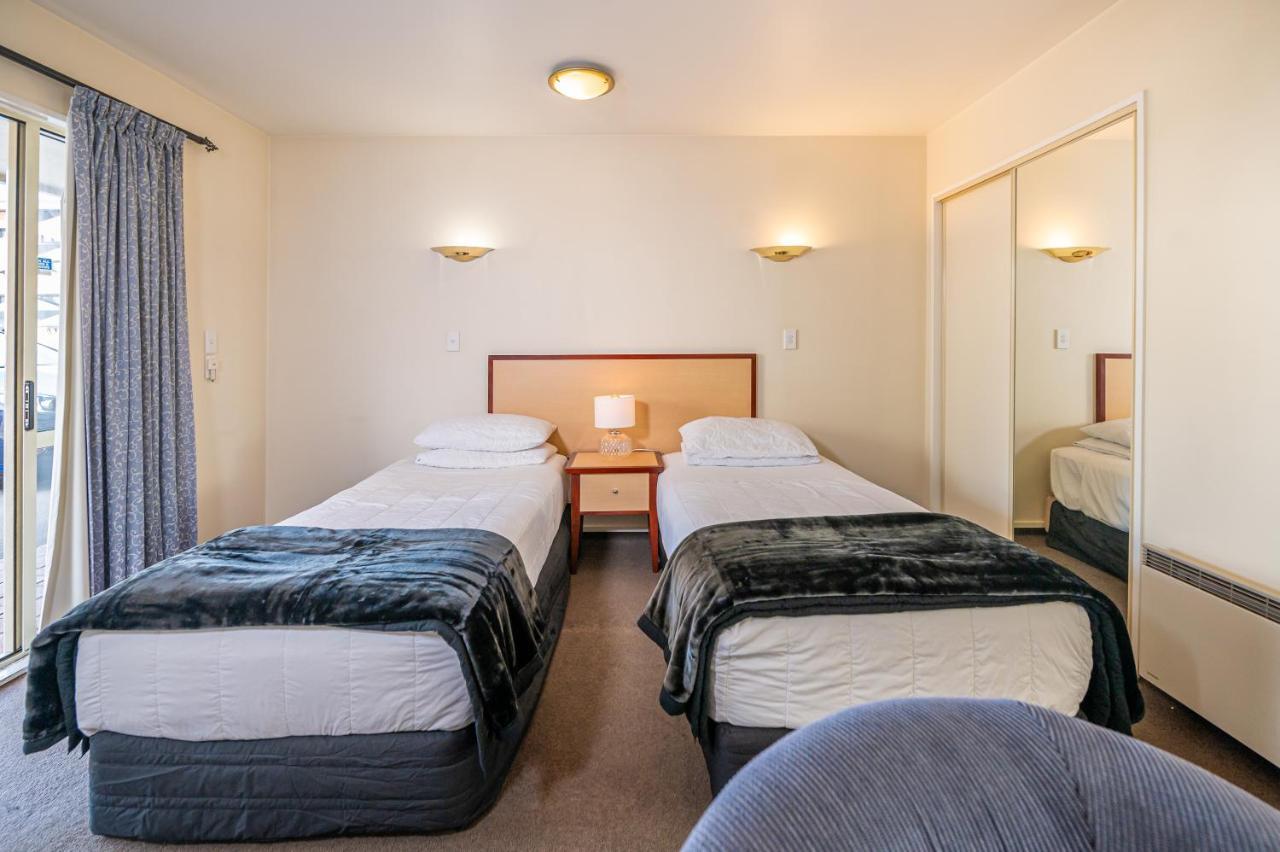 Two-Bedroom Apartment,1488493903:JPEG