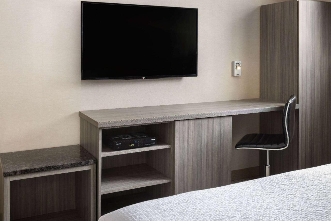 King Room - Mobility Access/Non-Smoking