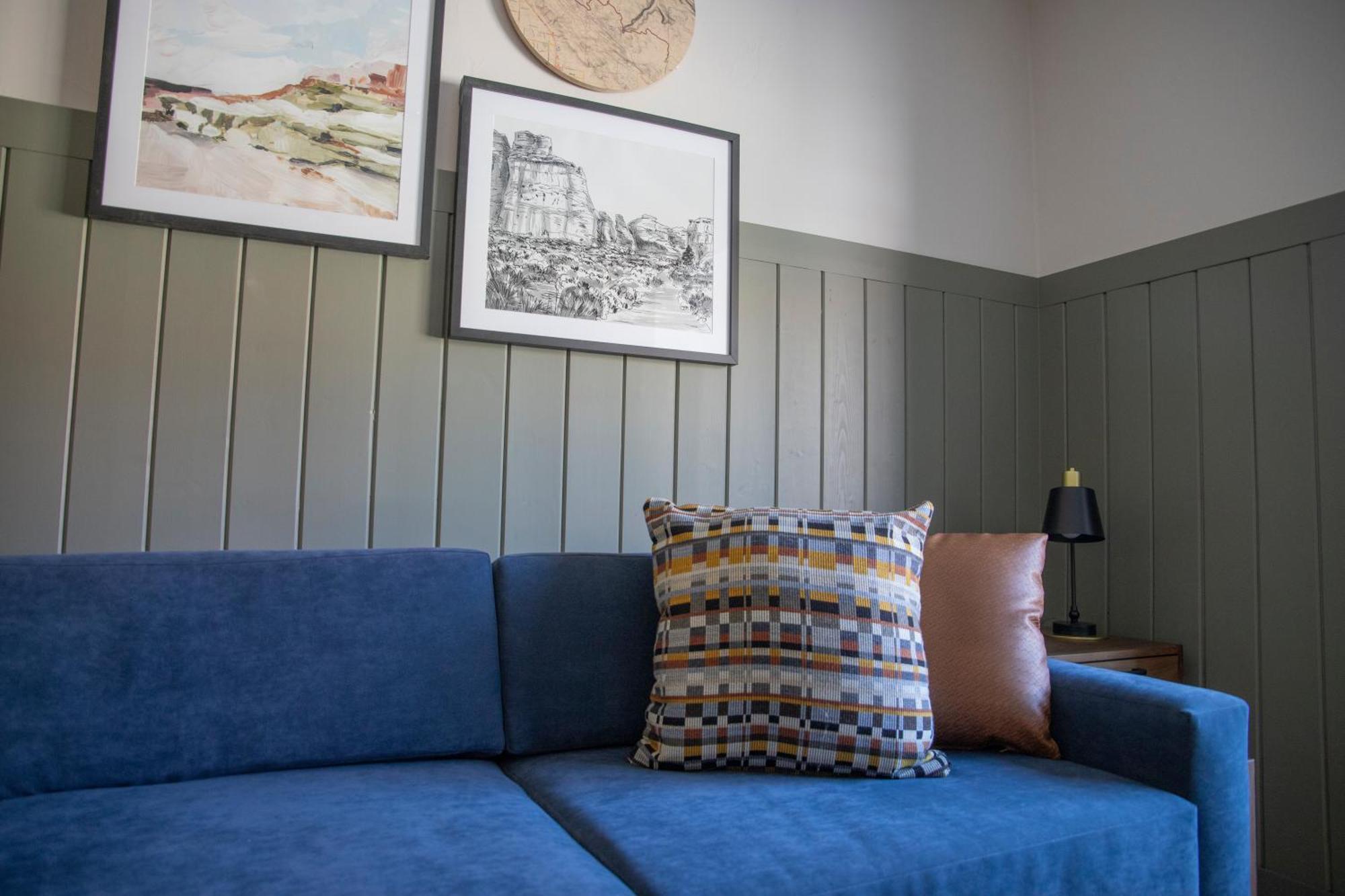 Two-Bedroom Suite,1498867222:JPEG