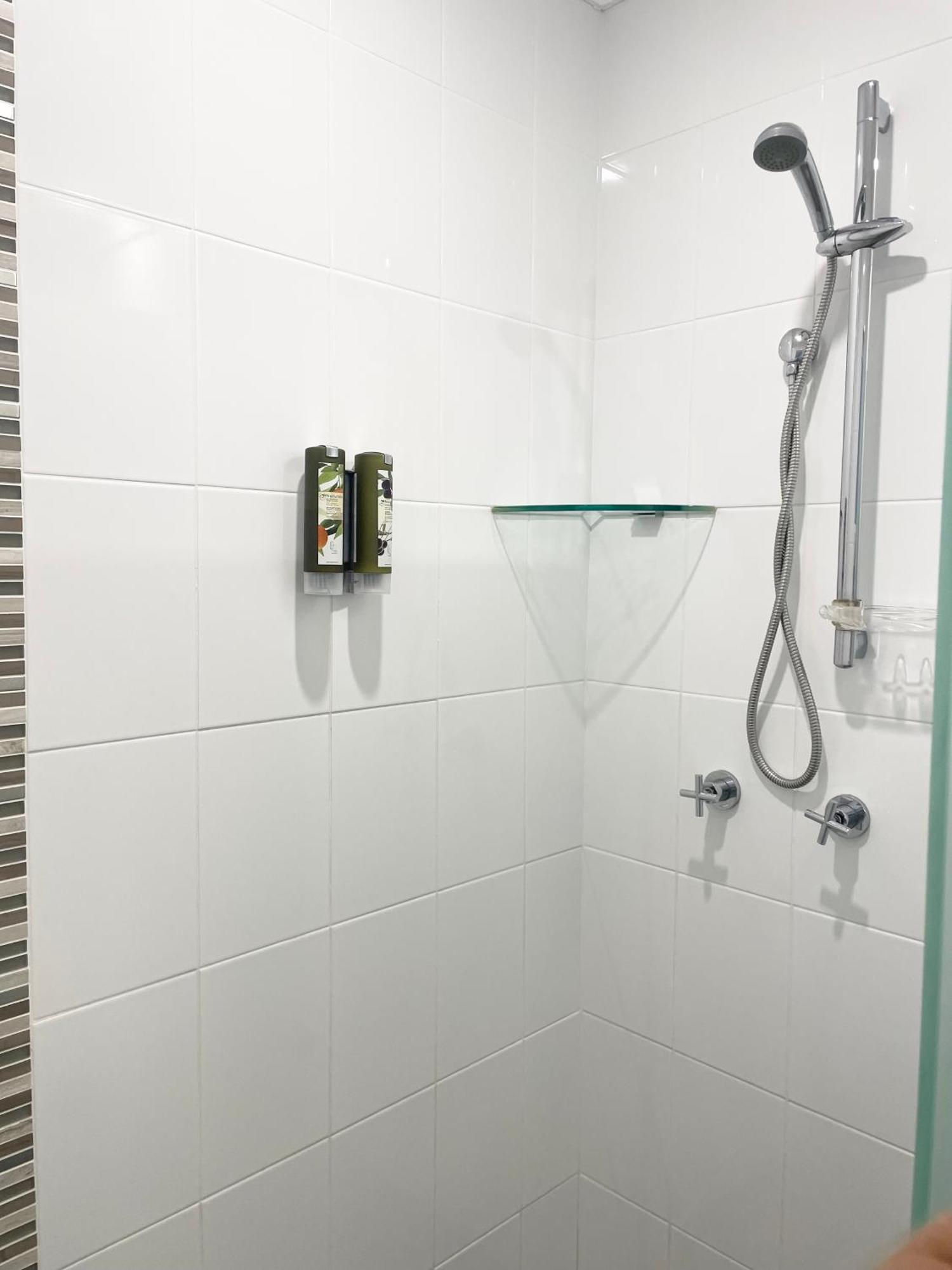 Queen Room with Bay View,1498900756:JPEG