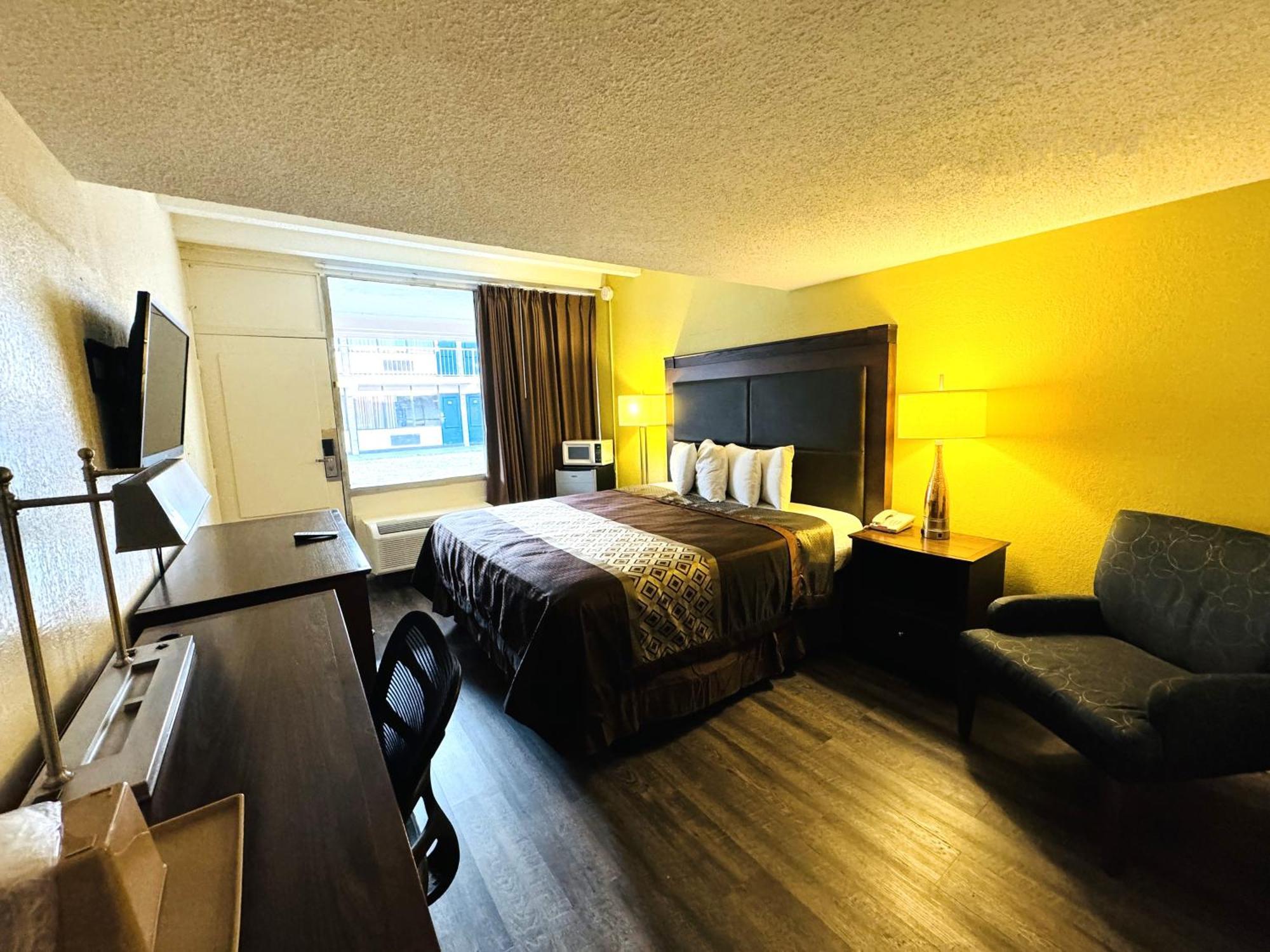 Deluxe King Room