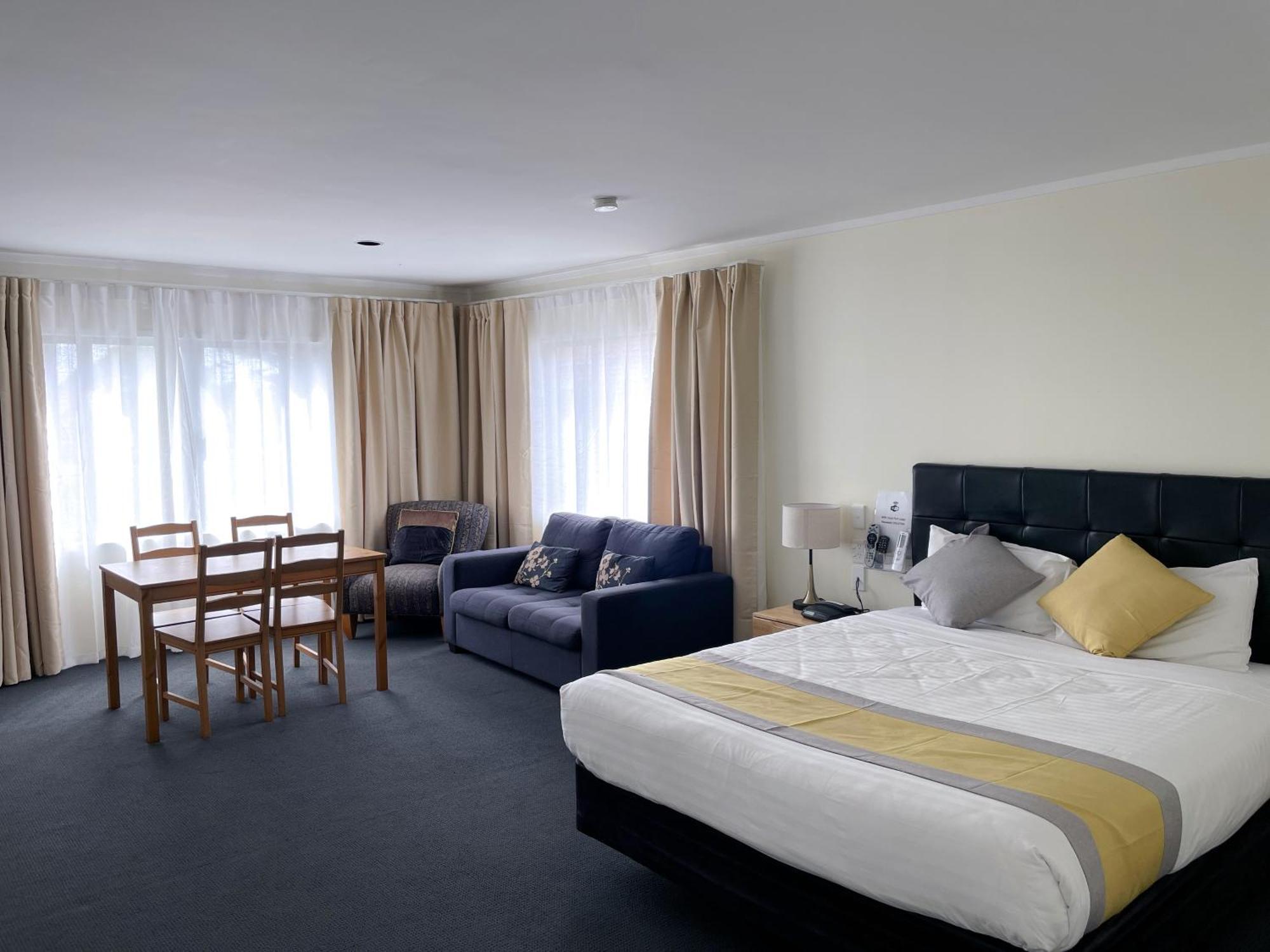King Room with Spa Bath