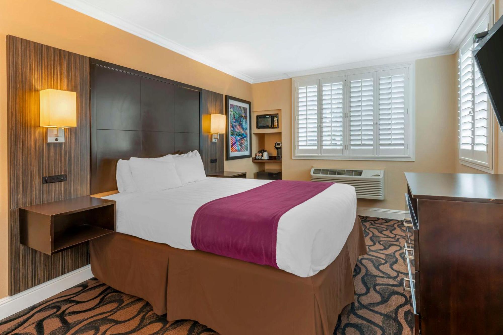 Queen Room