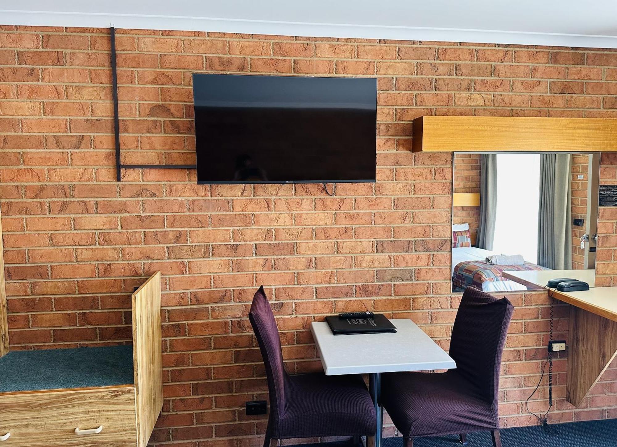 Deluxe Family Room,1544943970:JPEG