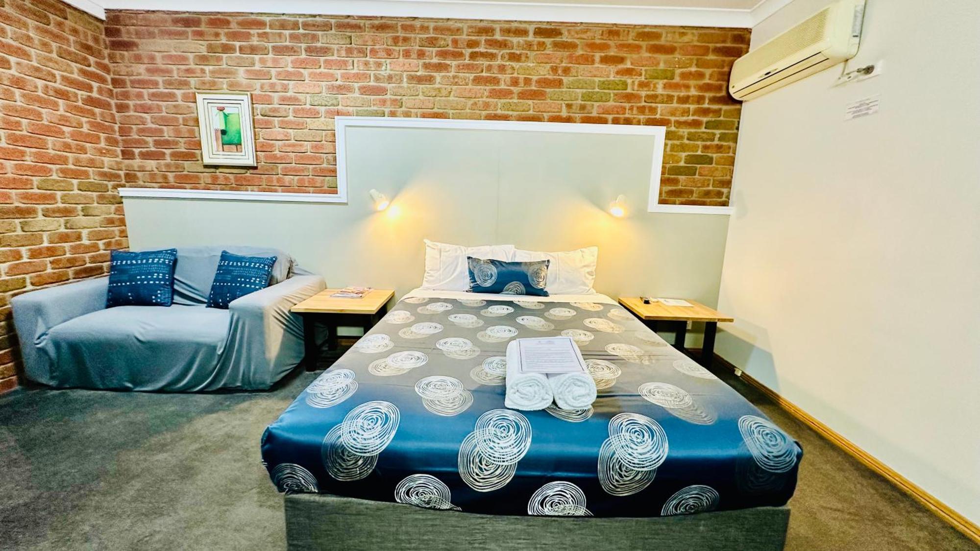Queen Room with Spa Bath