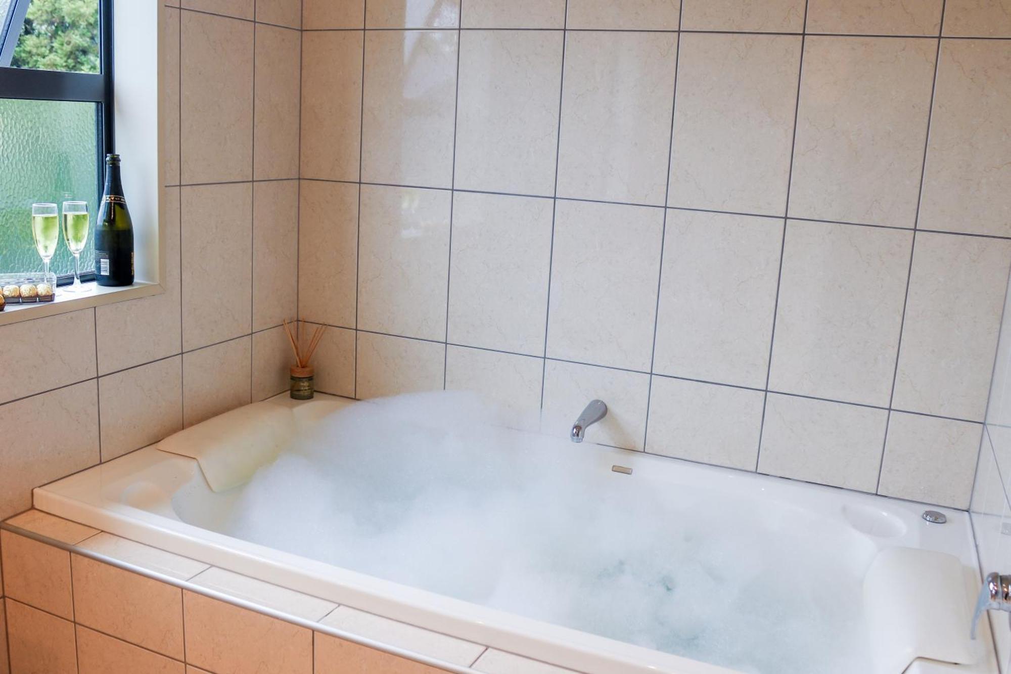 Executive King Studio with Private Spa Bath,1538607523:JPEG